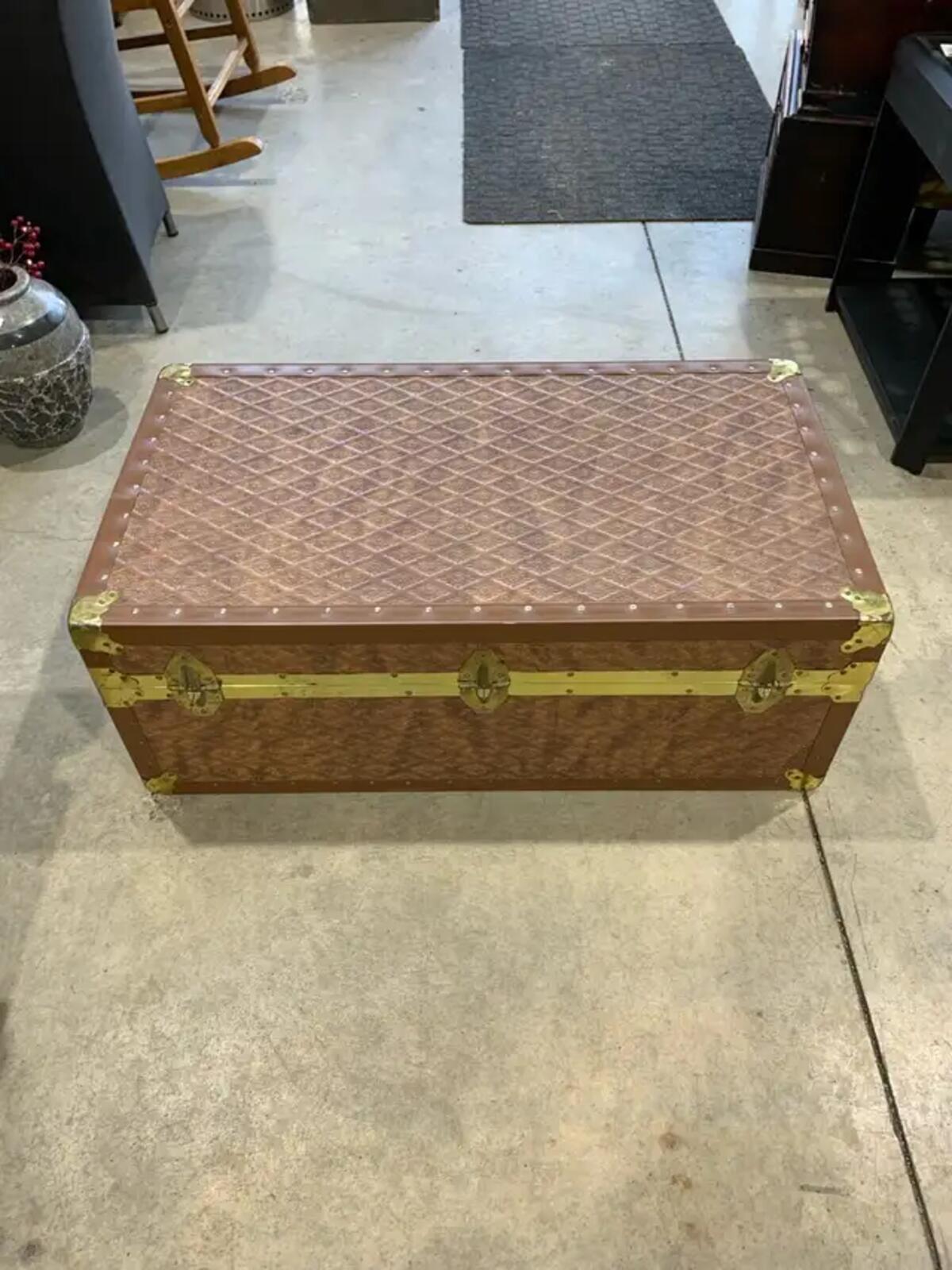 Patterned faux leather Trunk