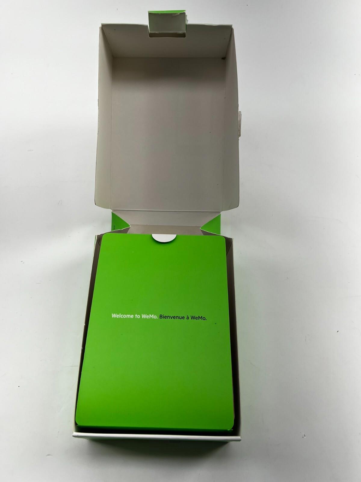 Prise connectée Belkin WeMo Insight Switch avec Wi-Fi - boîte ouverte