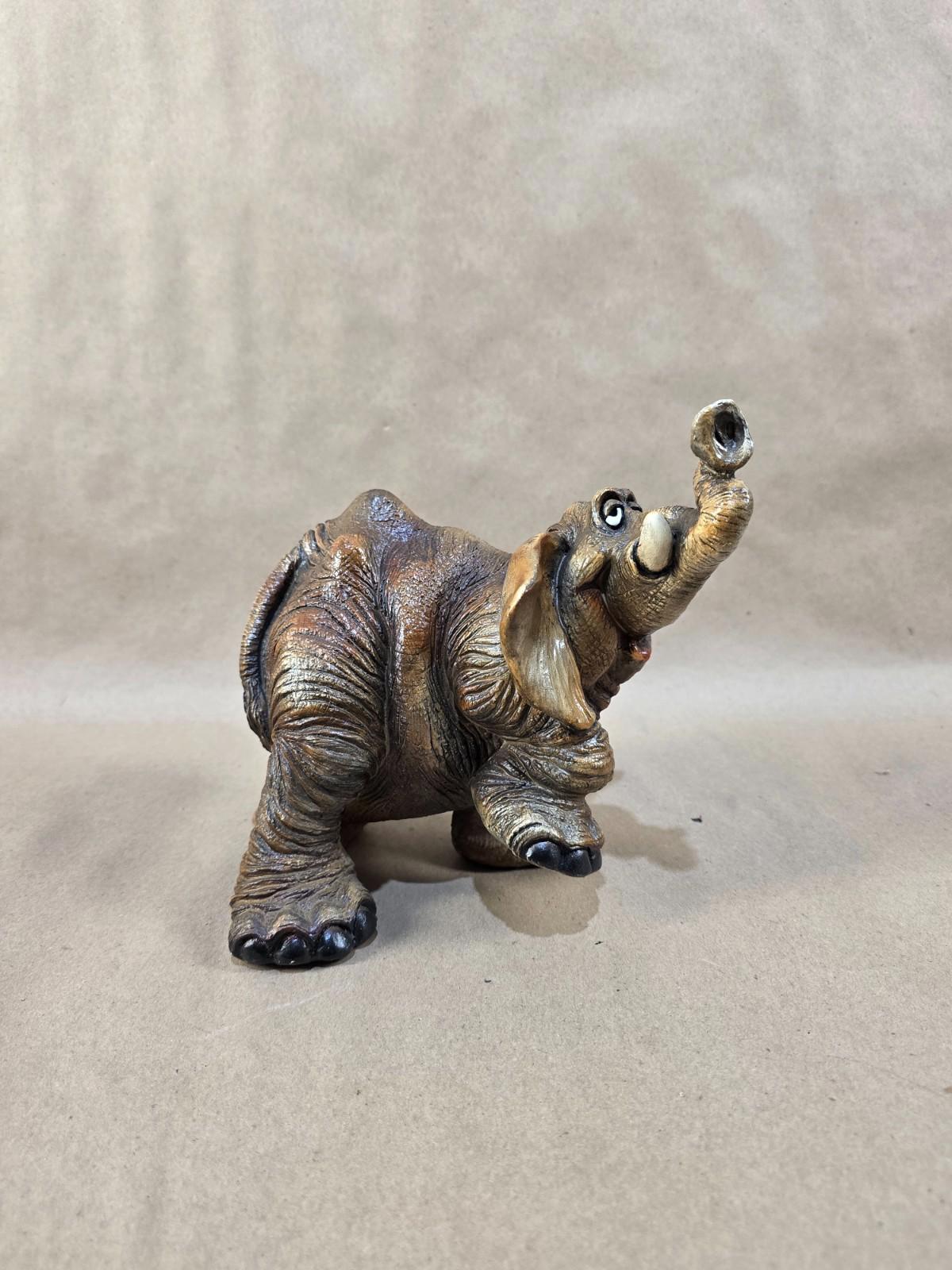 VINTAGE ELEPHANT BEASTIES OF THE KINGDOM FIGURINE"ELGIN" TRUNKUP JOHN RAYA 1988