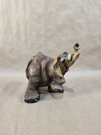 VINTAGE ELEPHANT BEASTIES OF THE KINGDOM FIGURINE"ELGIN" TRUNKUP JOHN RAYA 1988