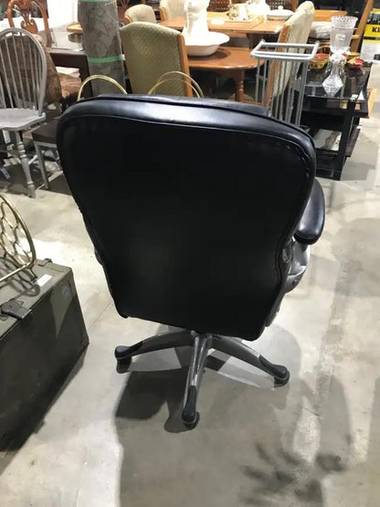 Black Office Chair with Padded Arms 43 inches
