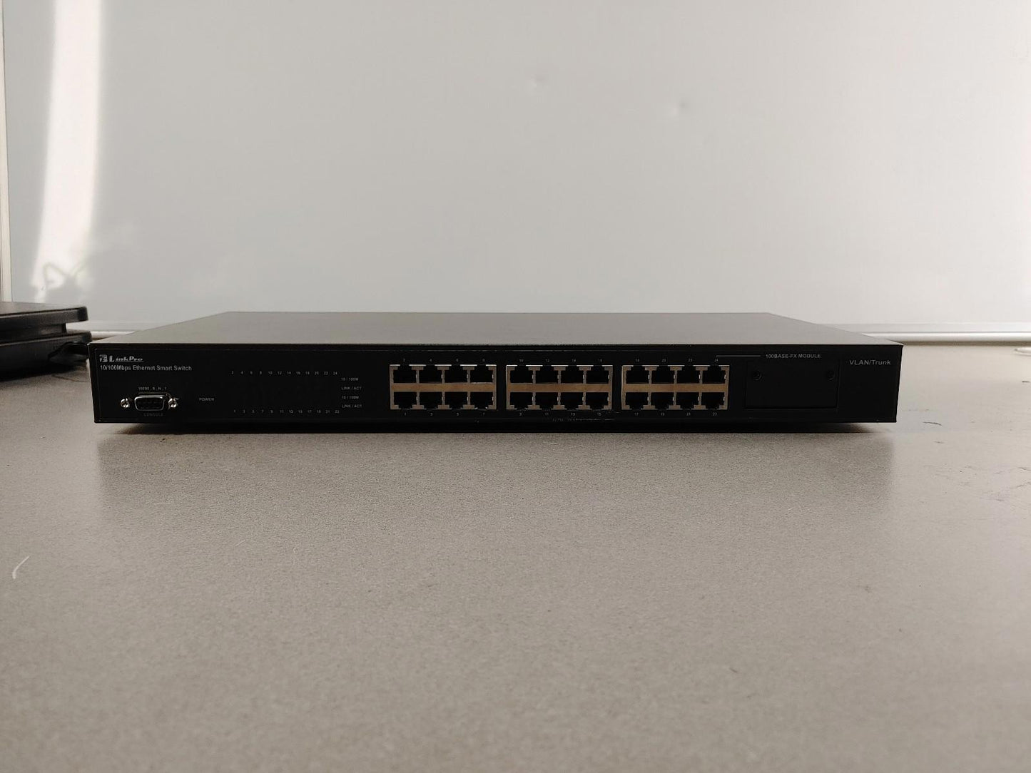 GOOD CONDITION LinkPro 10/100Mbps 24 port Ethernet Switch - Brown