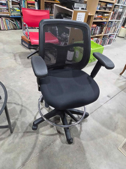 Black Mesh Office Chair w/ Foot Ring