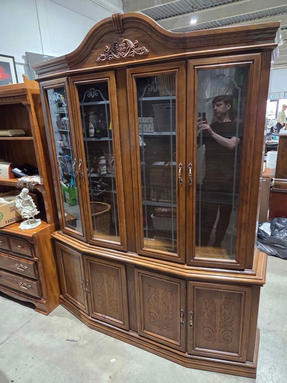Wooden China Display Cabinet Hutch