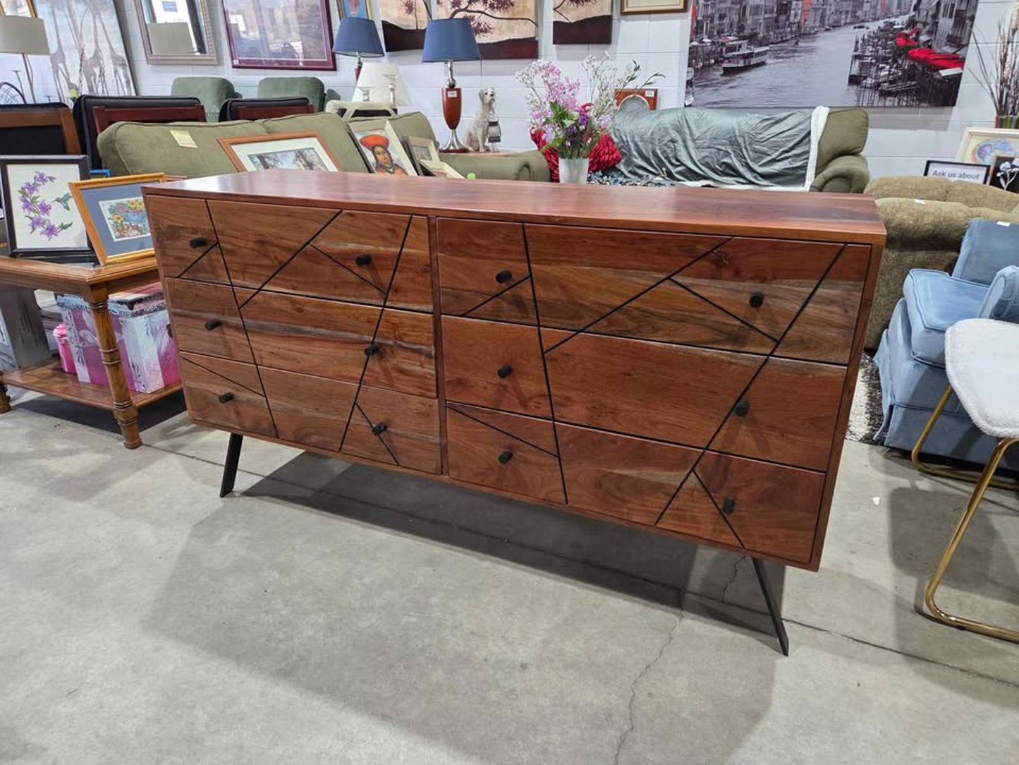 Modern Wood 6-Drawer Dresser - Geometric Design