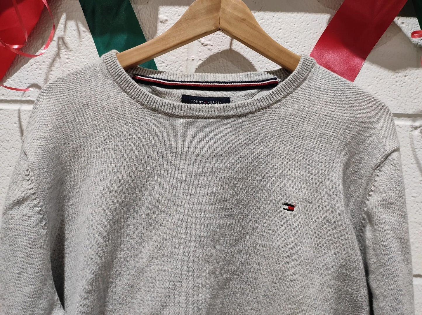 Men’s LARGE - Tommy Hilfiger Grey V-Neck Sweater Pullover Jumper