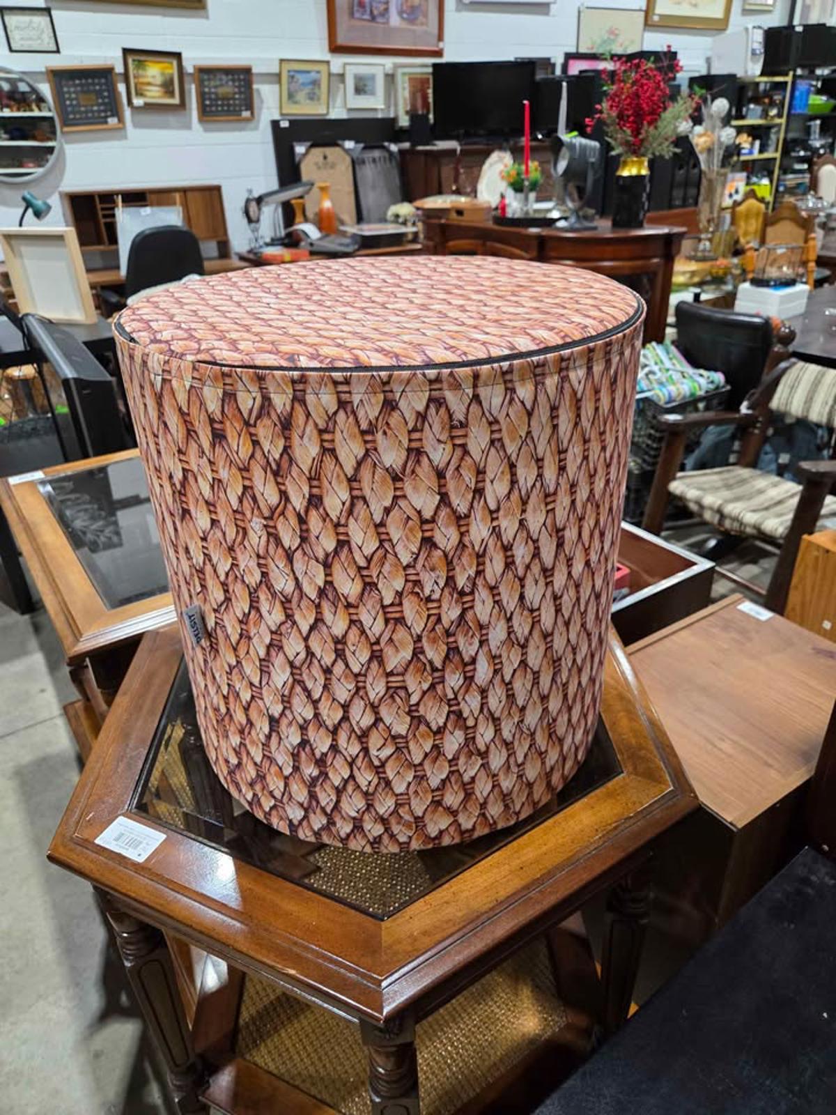 DELSIT Waterproof Fabric Woven Pattern Ottoman - Indoor/Outdoor