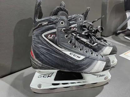 CCM U06 Ice Youth Skates Size 4