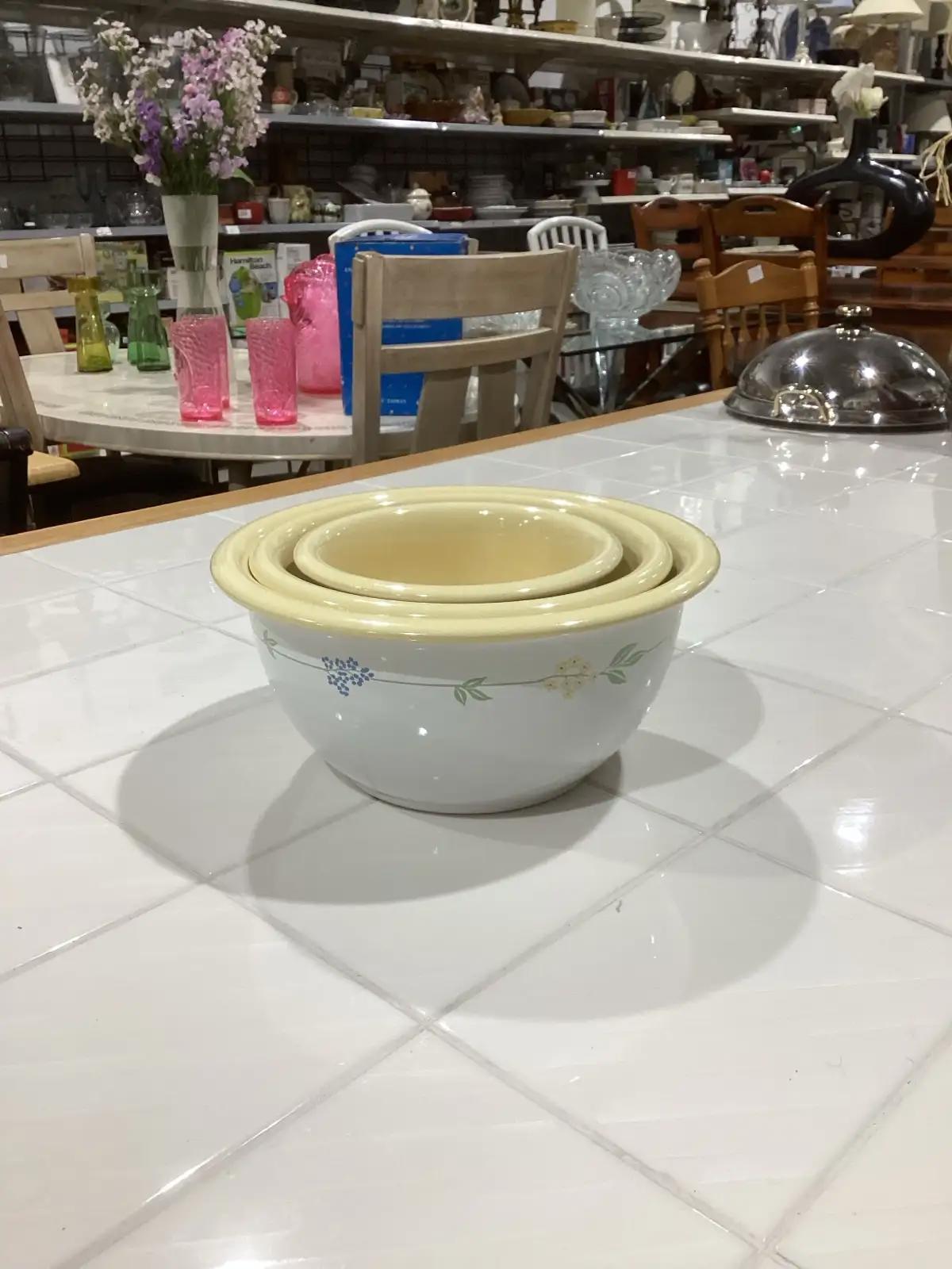 Vintage Set of 3 Ceramic Mixing Bowls with Floral Design