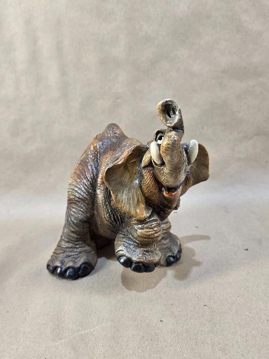 VINTAGE ELEPHANT BEASTIES OF THE KINGDOM FIGURINE"ELGIN" TRUNKUP JOHN RAYA 1988