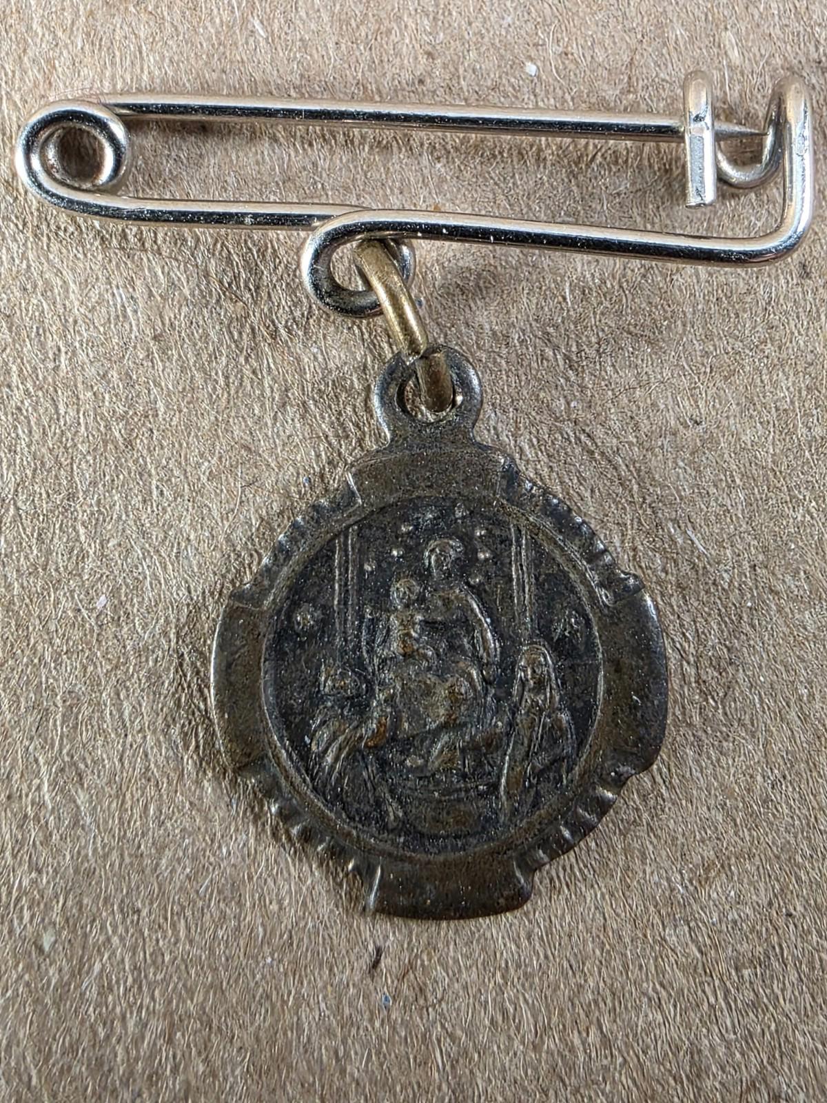 Antique Madonna del Rosario di Pompei Pendant Vintage Italian Catholic Religious