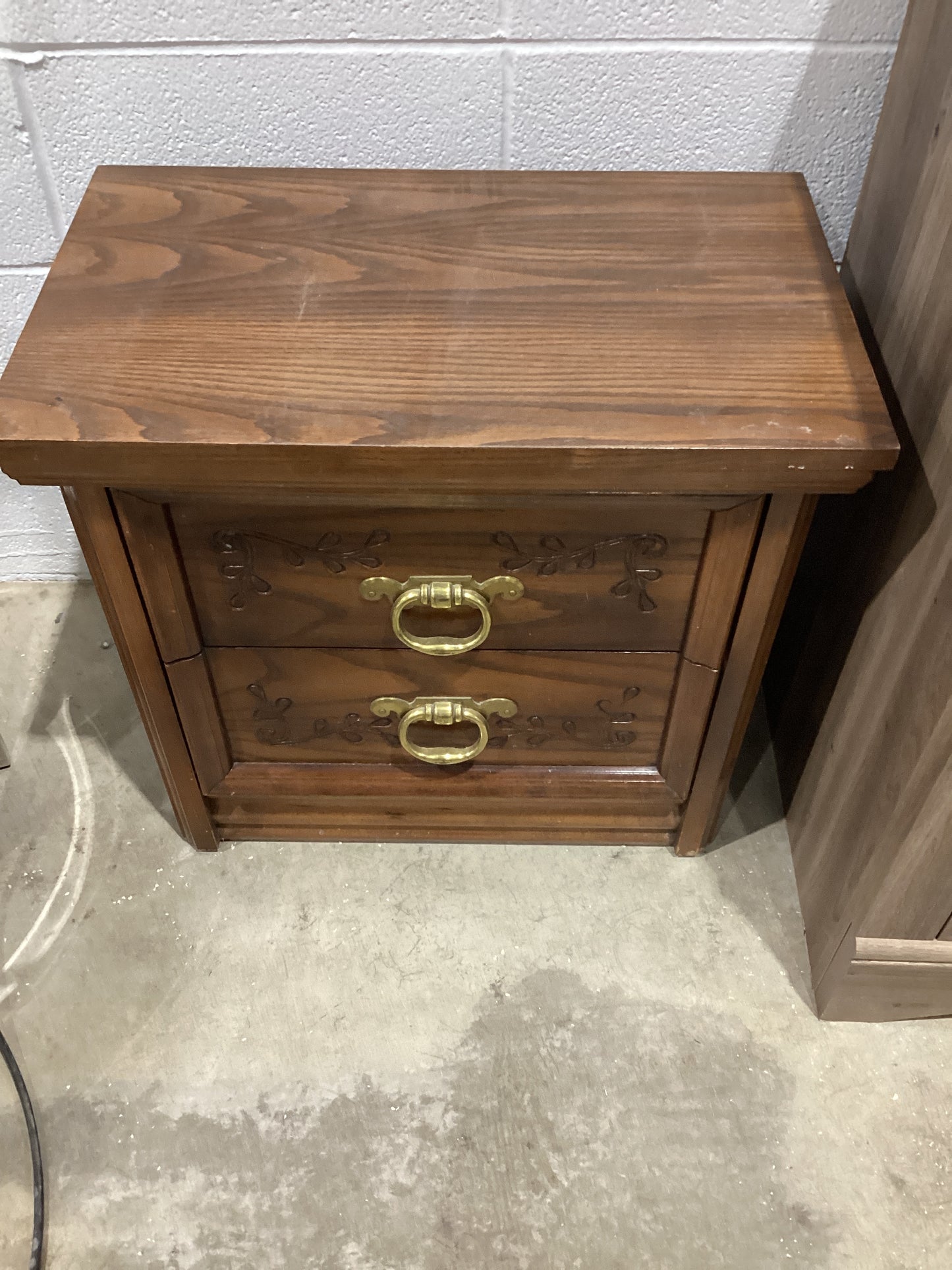 Vallieres nightstand