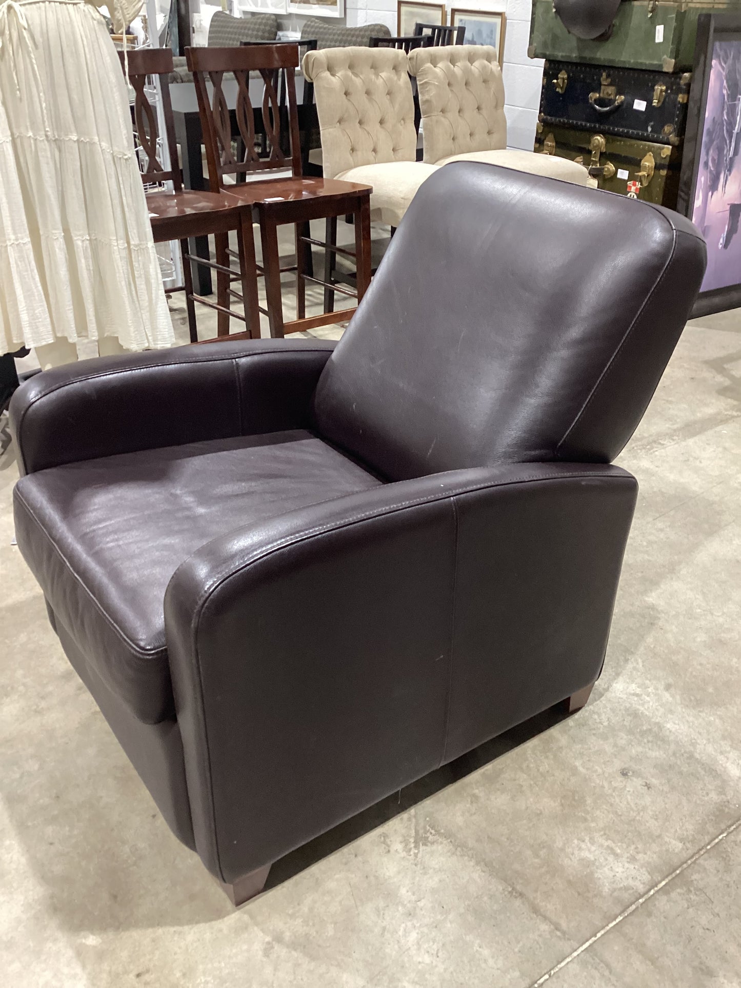 Brown Leather Recliner Chair (30x33)