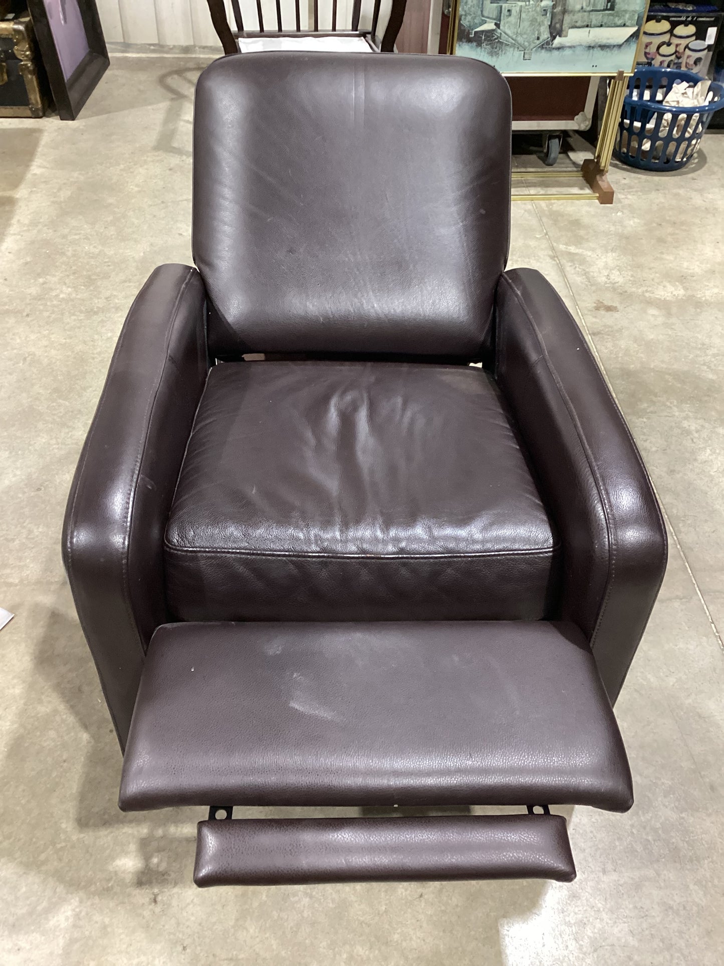 Brown Leather Recliner Chair (30x33)