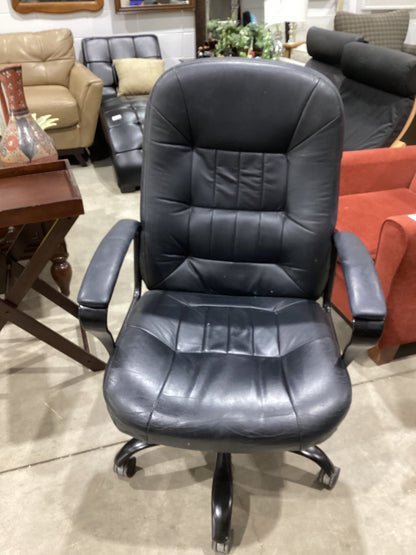 Black Leather Office Chair (27x24)