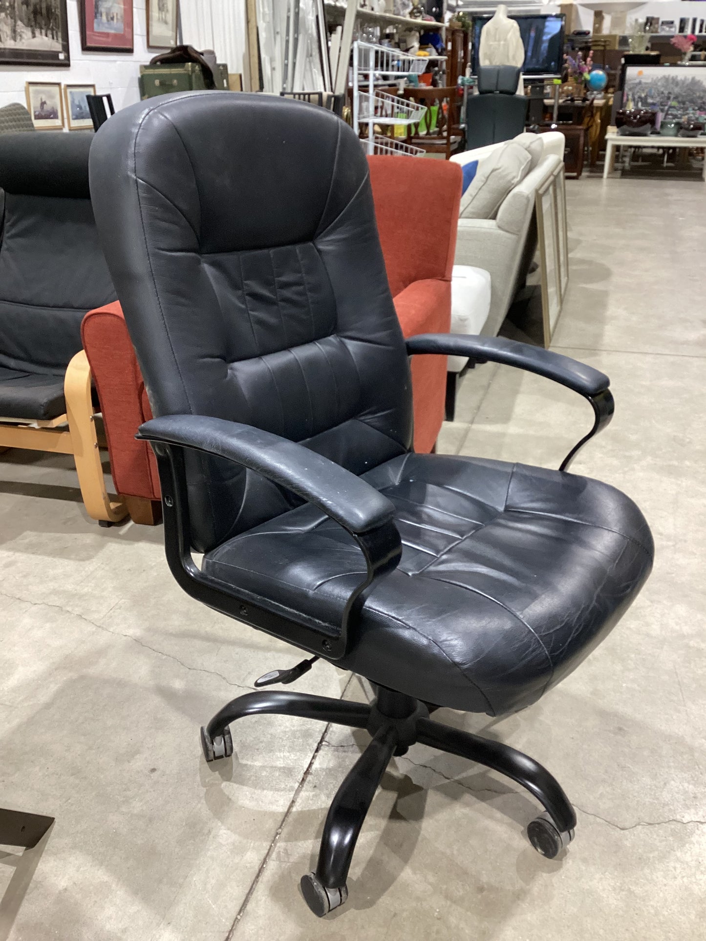Black Leather Office Chair (27x24)