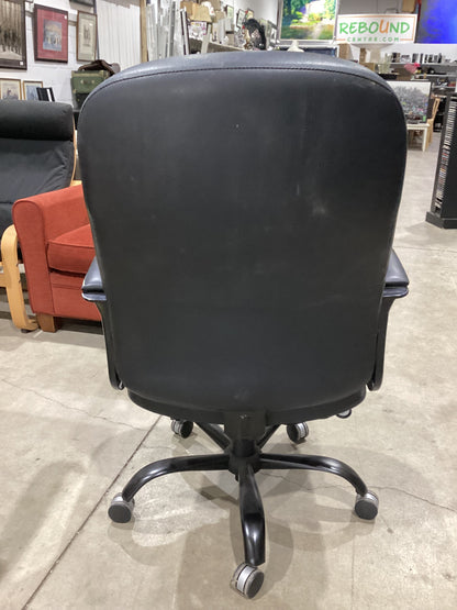 Black Leather Office Chair (27x24)
