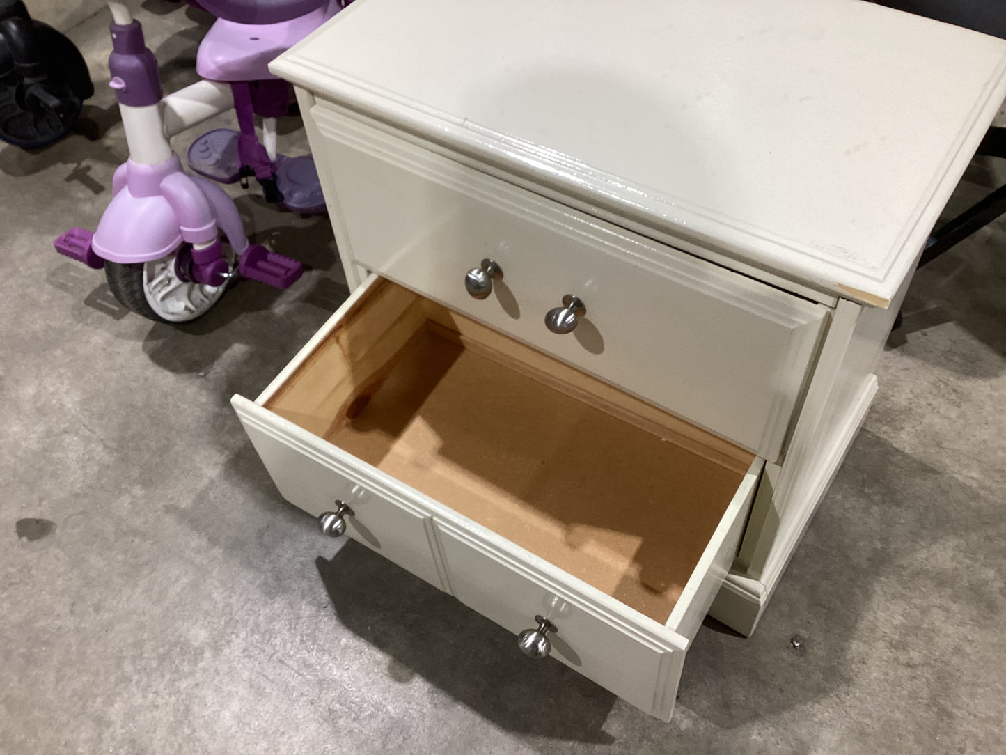 White 2-Drawer Nightstand