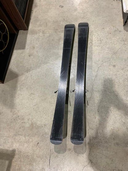 Jett Elan Ski Pair
