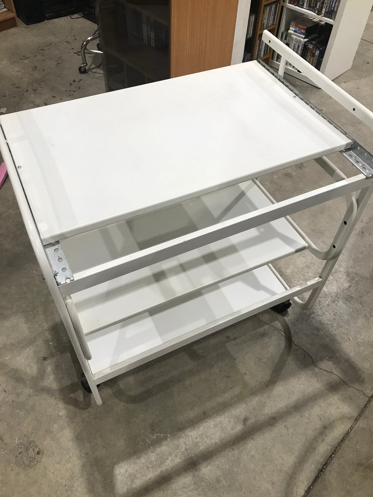 White Metal Rolling Cart (32”Wx34H”x22”D)