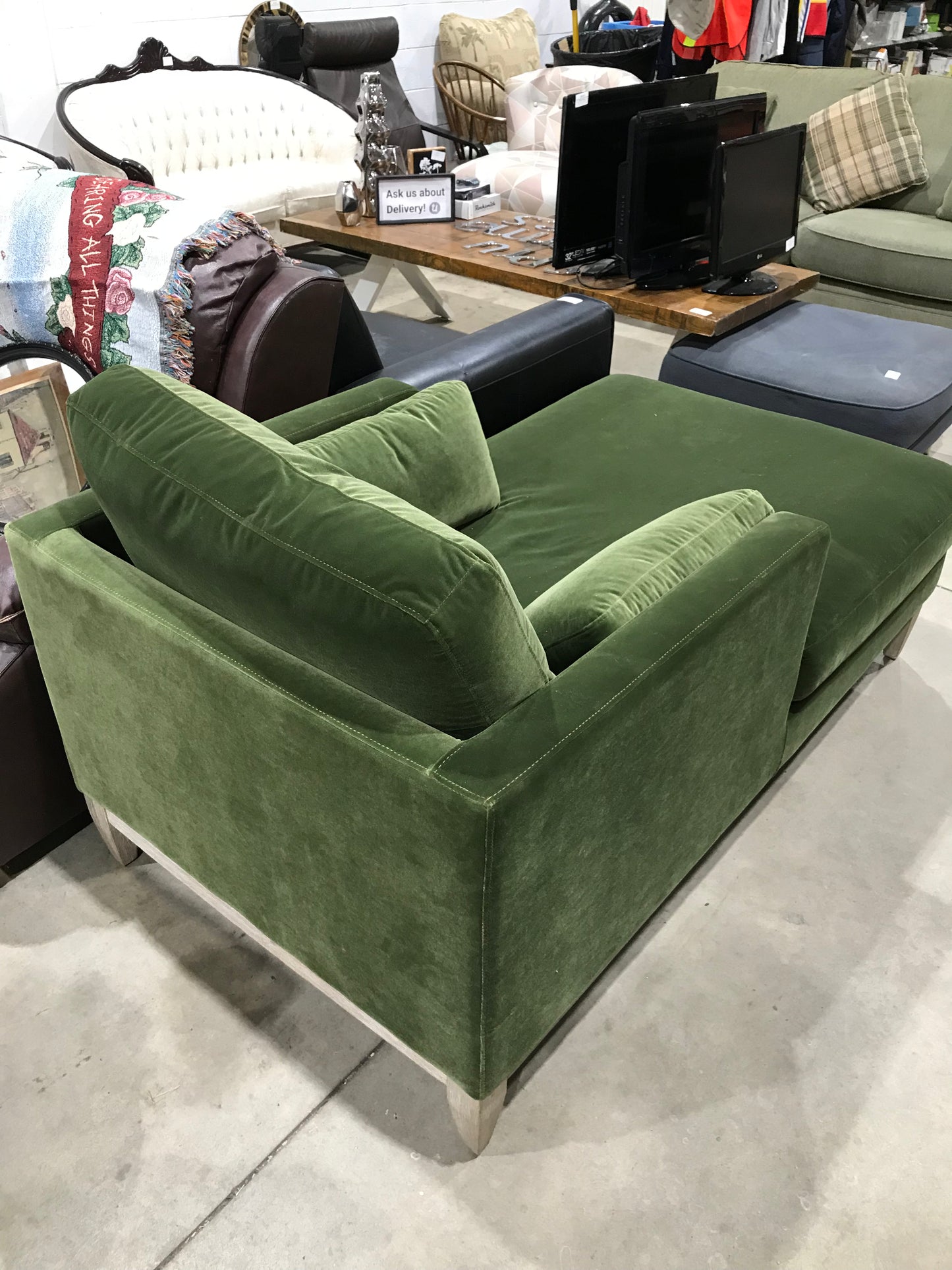 Green Velour Lounge Chair with 2 Cushions