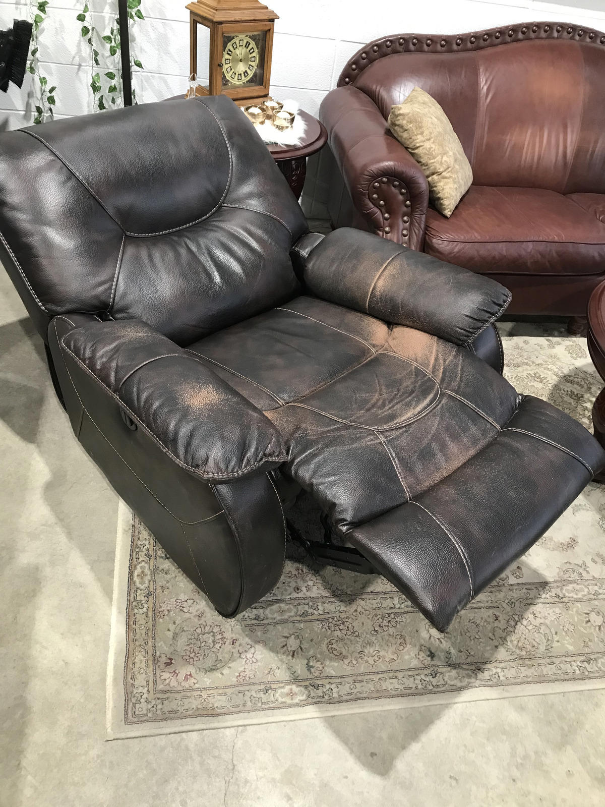 Full -Grain Leather Power Recliner