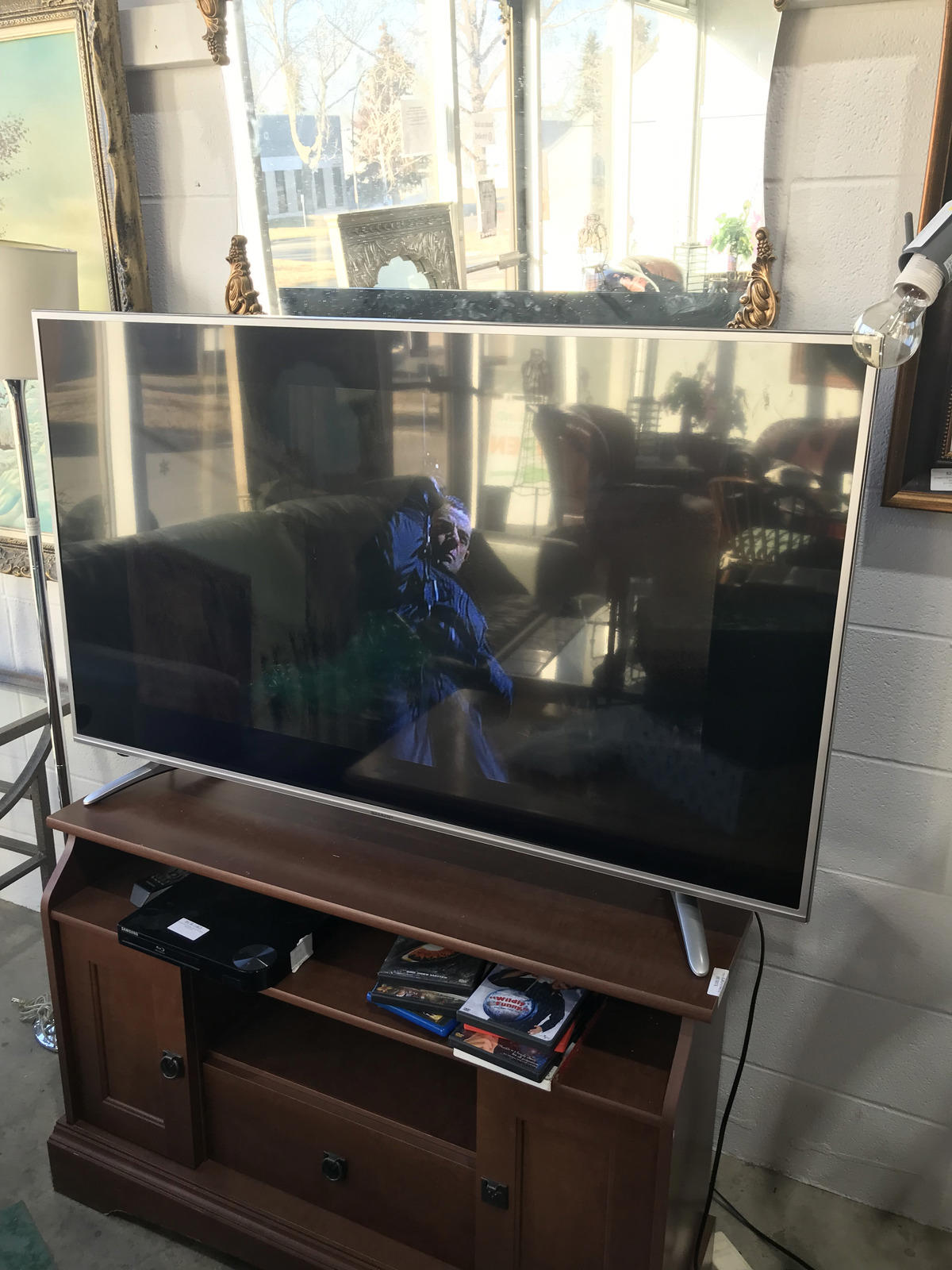 Sharp 55” SMART TV (55P5000U) with stand