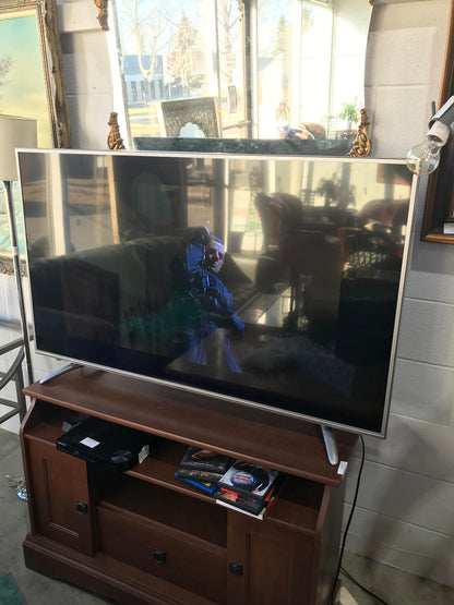 Sharp 55” SMART TV (55P5000U) with stand