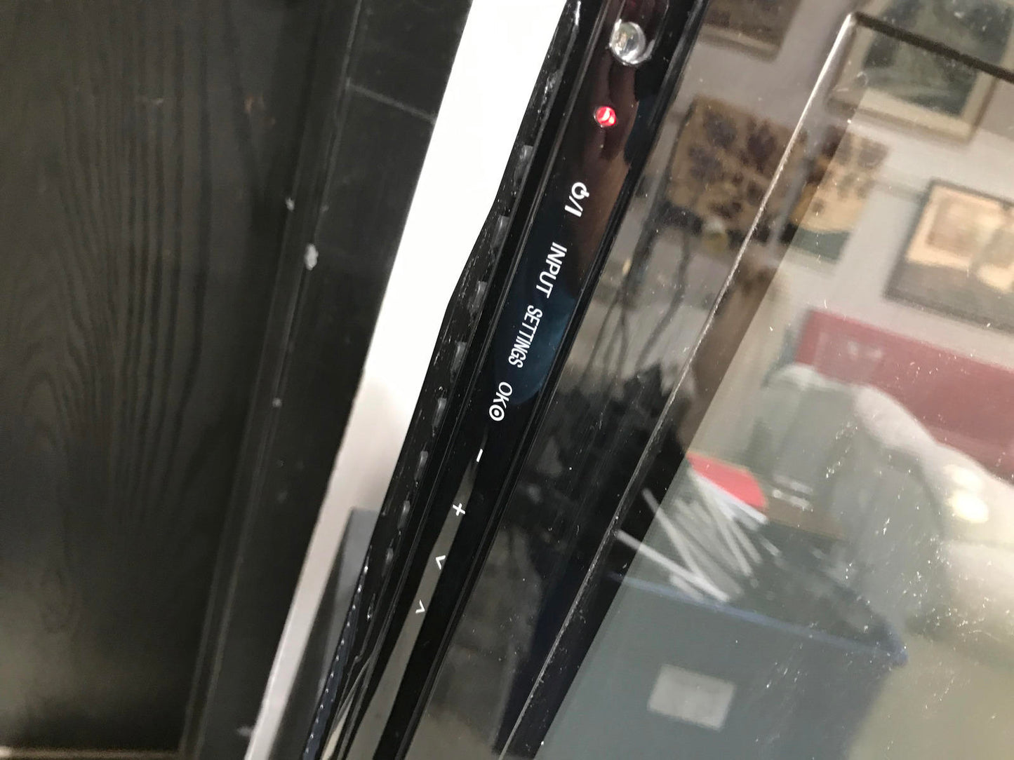 LG 50 inch TV with Extendable Wall Mount