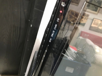 LG 50 inch TV with Extendable Wall Mount