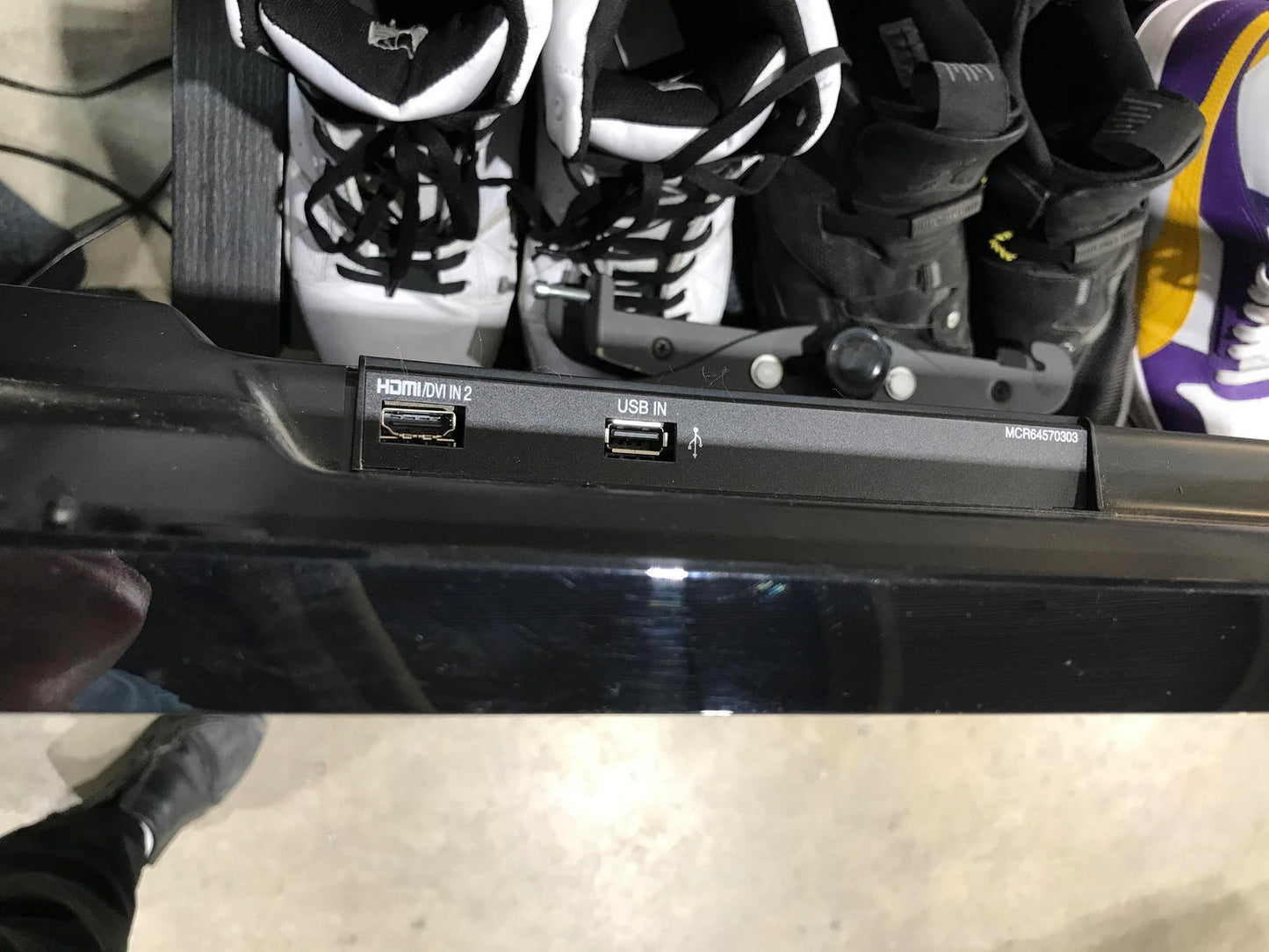 LG 50 inch TV with Extendable Wall Mount