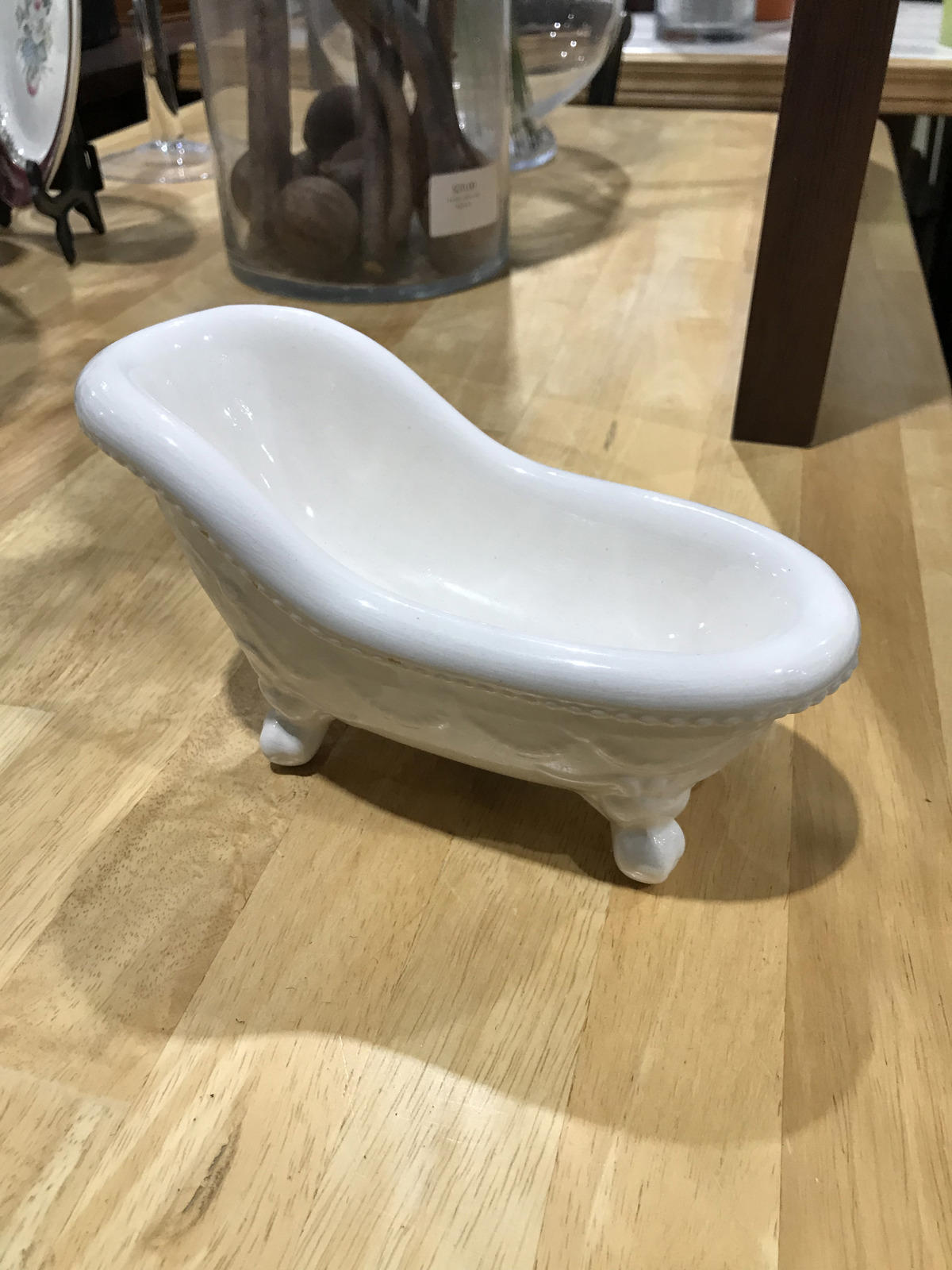 8" White Ceramic Bathtub