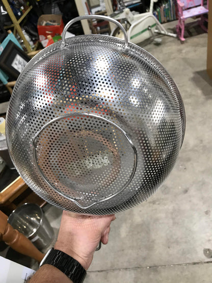 Stainless Steel Colander (10"D x 4"H)
