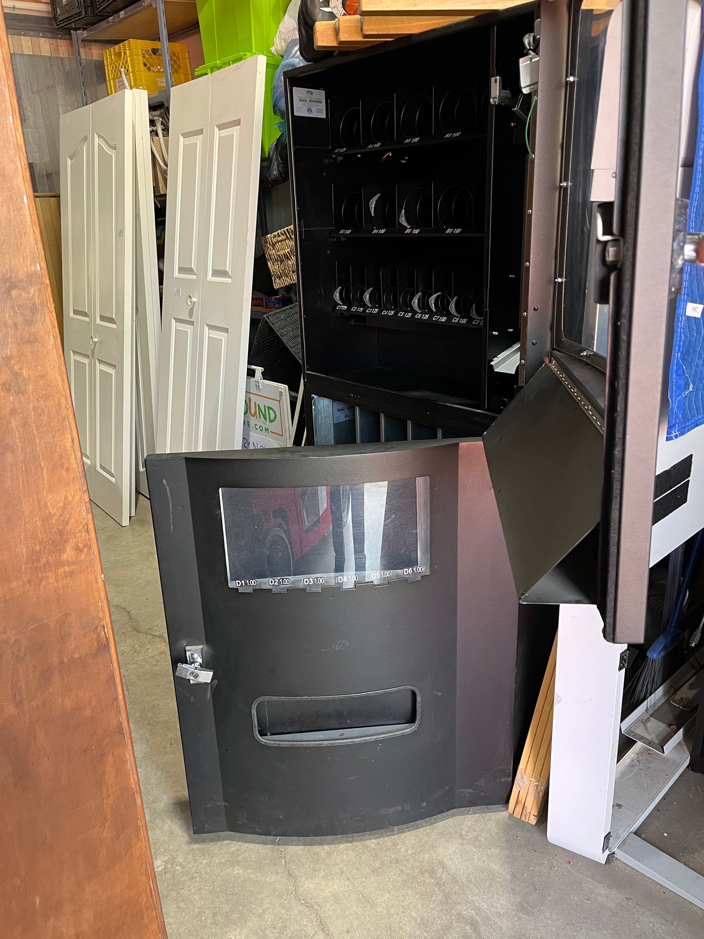Seaga Vista VC630 Combo Vending Machine