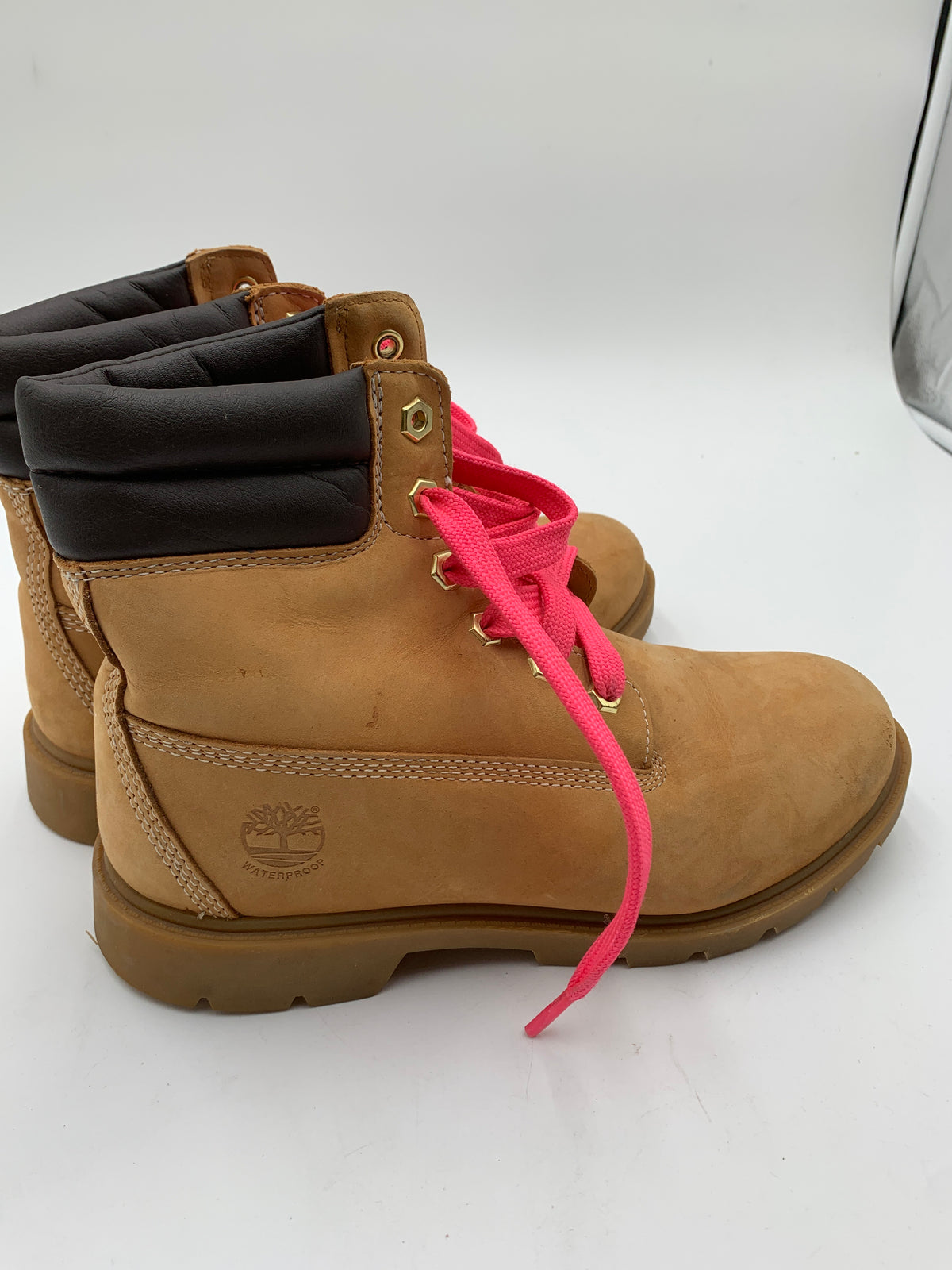 Timberland Wheat Leather Lace-Up Boots Pink Laces Women's Outdoor Boots