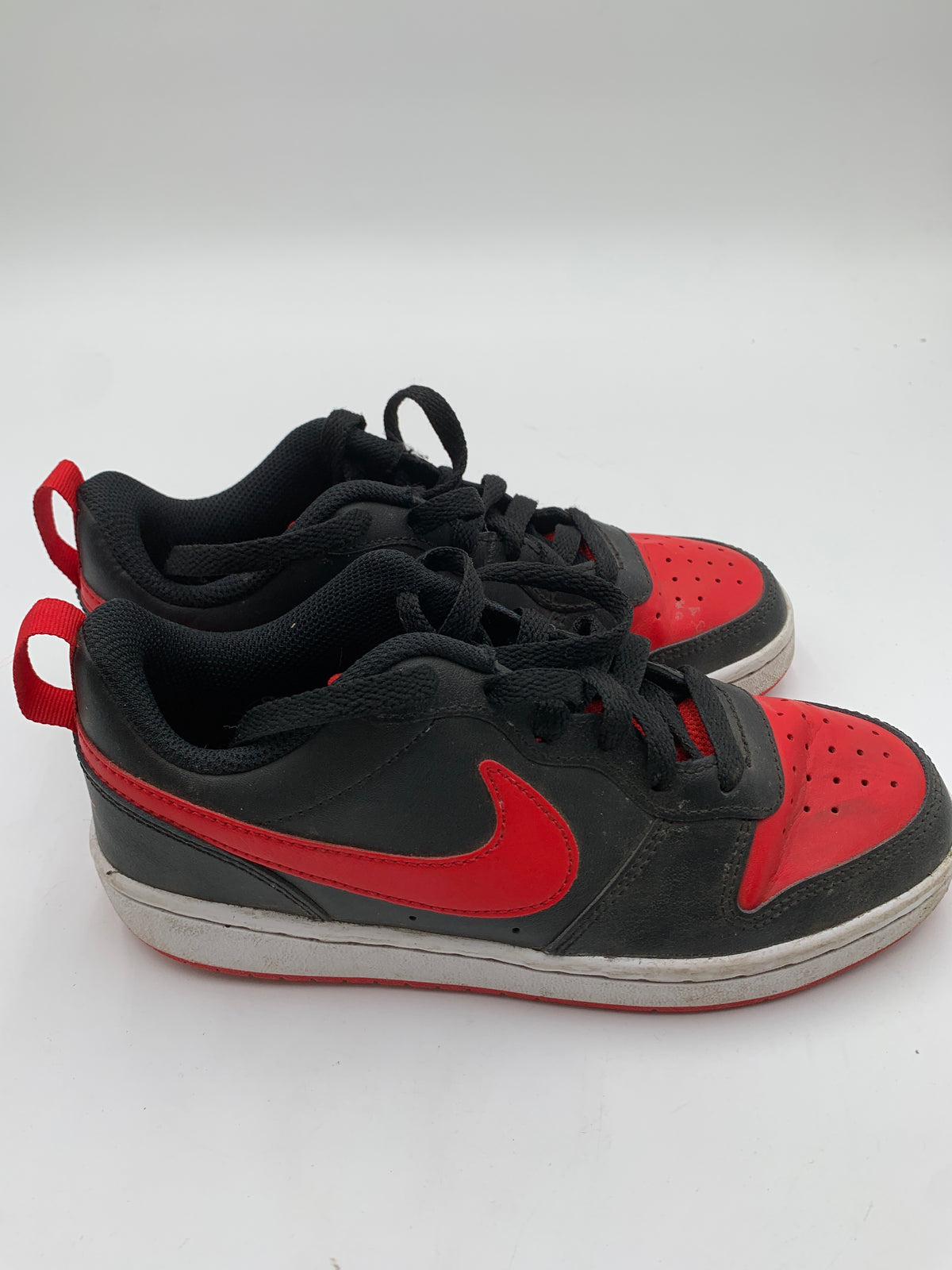 NIKE Court Borough Low 2 GS Bred Black Red Youth Sneakers US 4Y