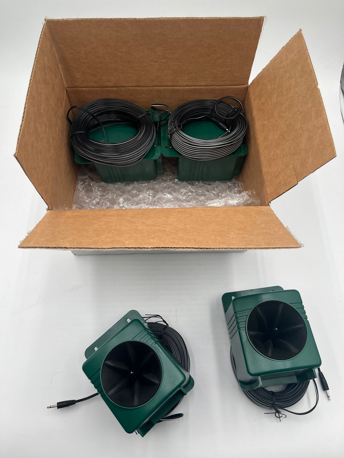 Bird-X BroadBand PRO BB-Pro Electronic Bird Control System Box + 4 Speakers