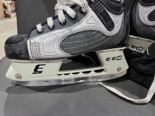 CCM E10 Skates - Size 4