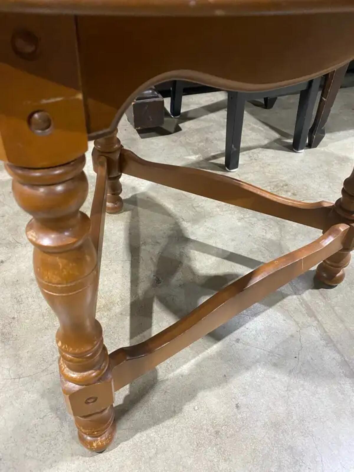 Drop Side Clover Leaf Side Table