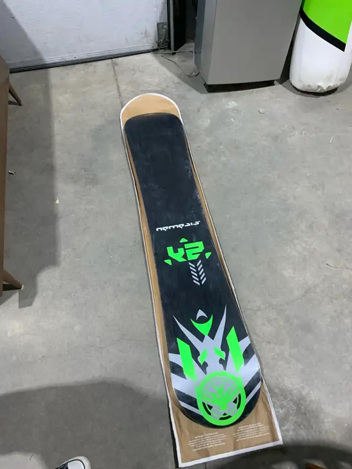 Snowboard Nitro avec détails vert fluo - 161 cm