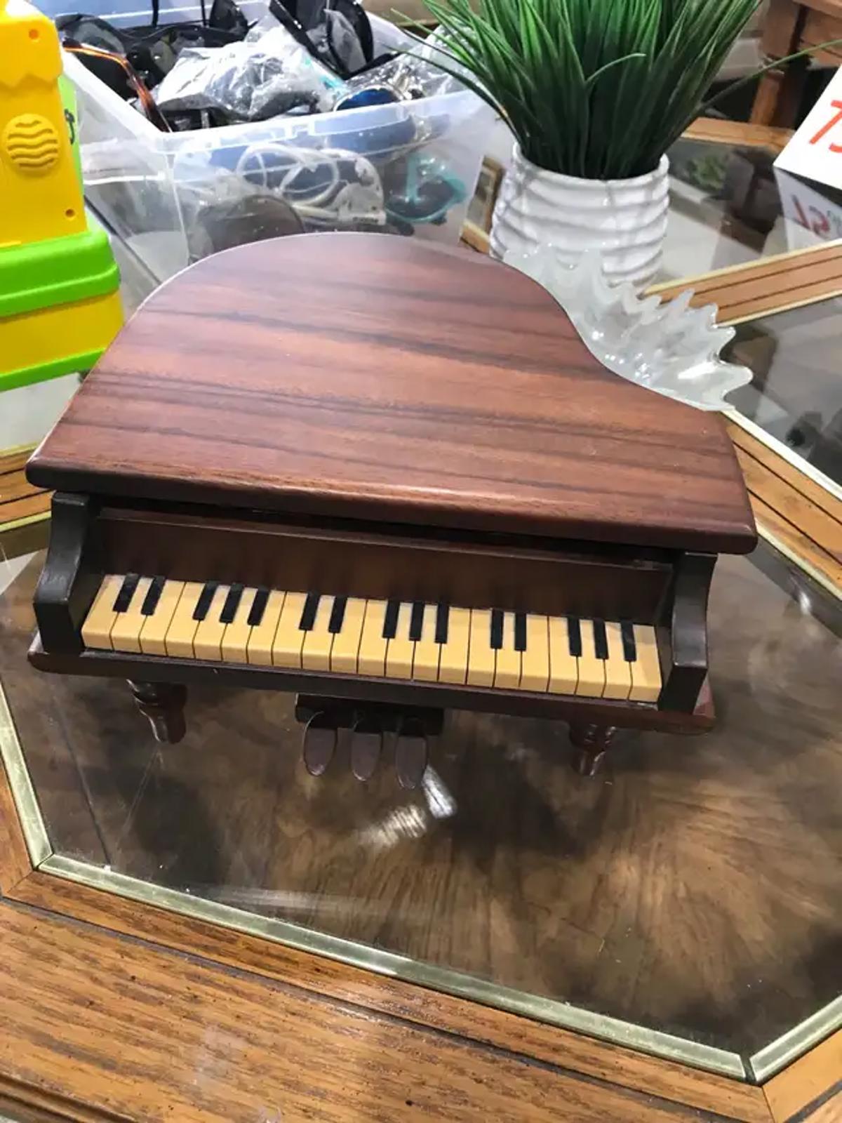 Sankyo Piano Music Box