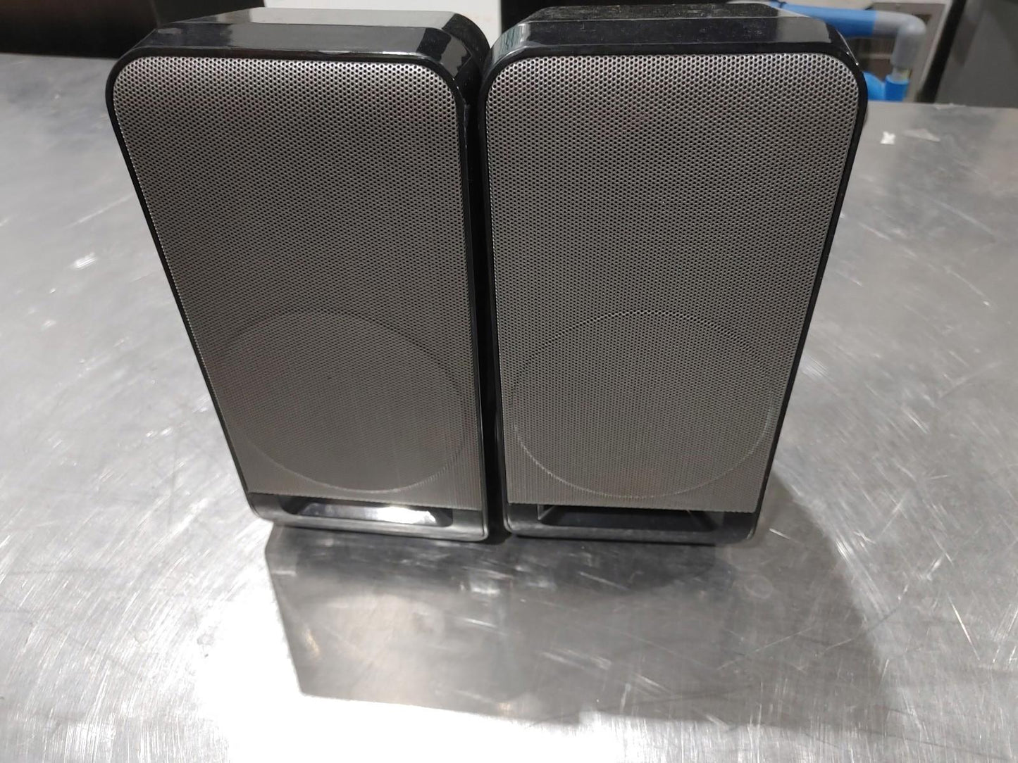 iLive IH328B Left and Right Speakers with Speaker wire Black/Silver - Fair