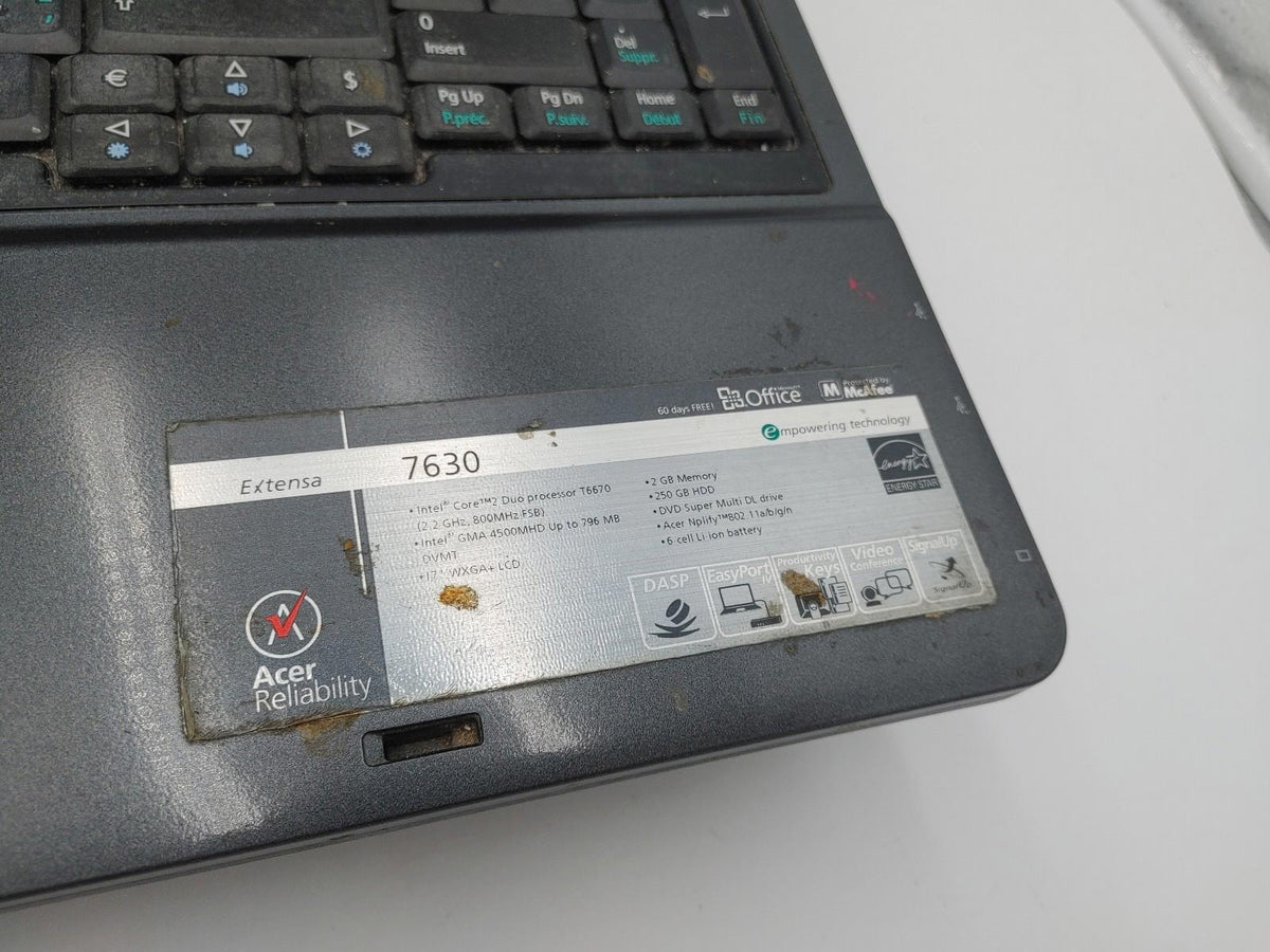Ordinateur portable Acer Extensa 7630 17 pouces C2D 2,2 GHz 2 Go de RAM 250 Go HDD SANS SYSTÈME D’EXPLOITATION Testé et fonctionnel