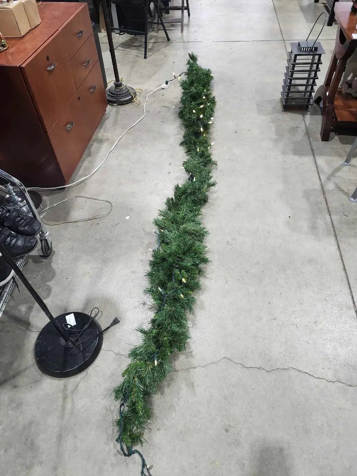 10ft Christmas Pre-lit Garland