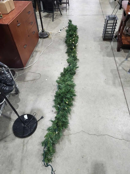 10ft Christmas Pre-lit Garland