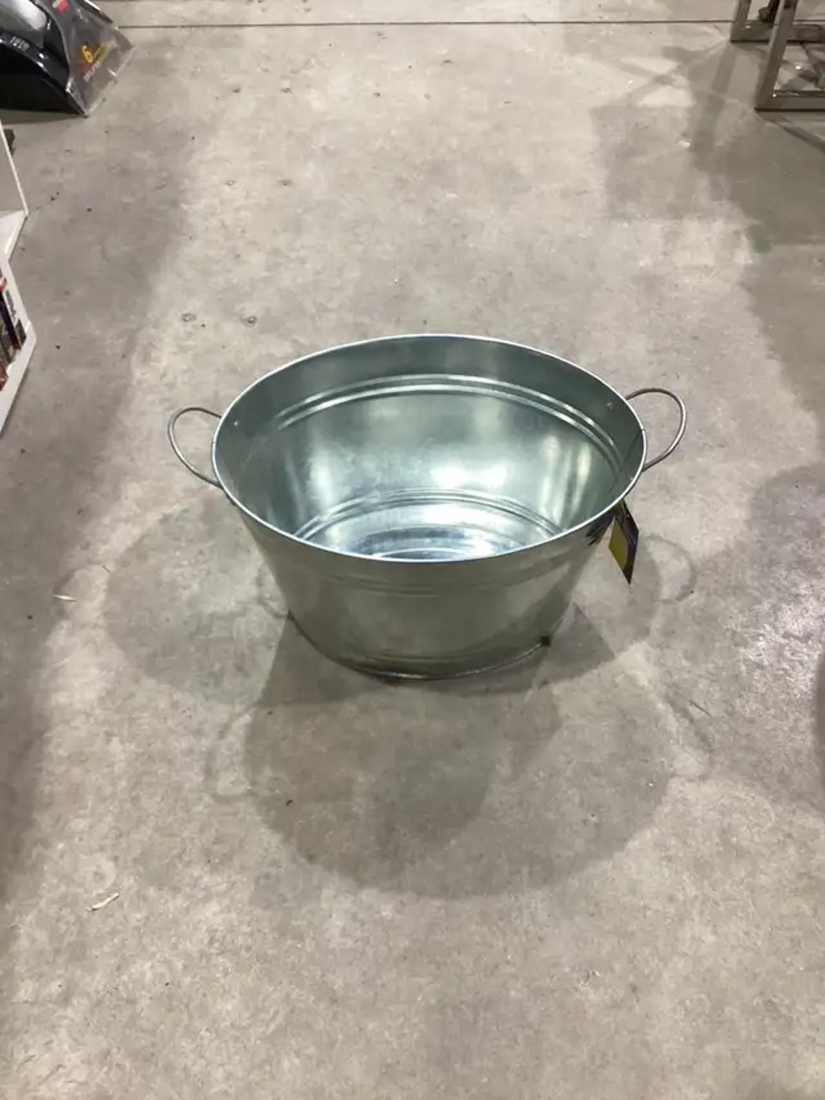 32 litre Galvanised Oval Tub