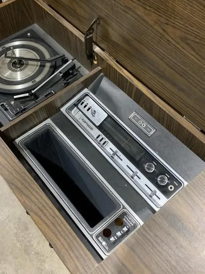 Fleetwood Stereo Console - For Parts