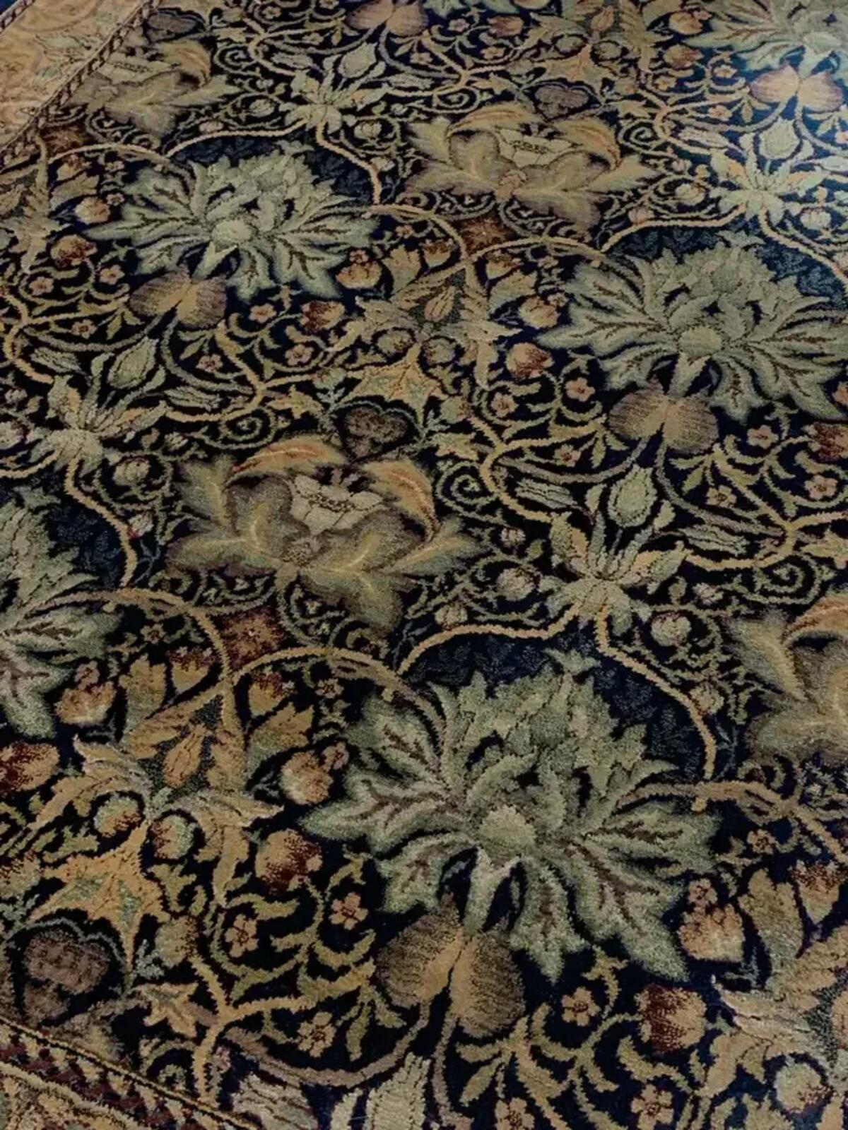 Dark Toned Floral Area Rug 5x7