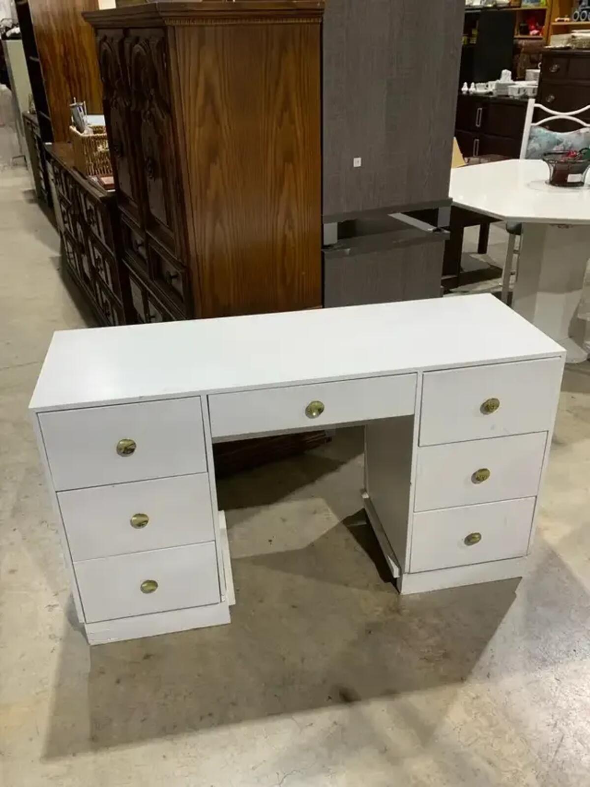 White Wooden Desk/Vanity with 7 drawers