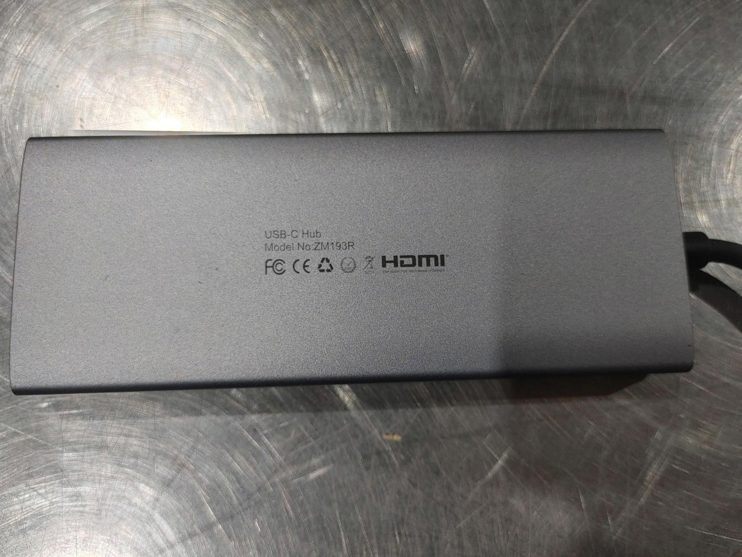 Good Condition Zmuipng USB-C Hub Model ZM193R HDMI USB3 USB-C Ethernet Silver